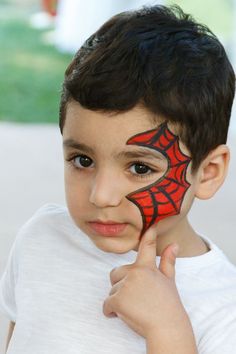 Facepainting Spiderman Easy, Simple Superhero Face Paint, Spider Man Face Paint Kids Easy, Robin Face Paint, Spiderman Face Paint Easy Kids, Simple Spiderman Face Paint, Superhero Face Paint Easy, Face Painting Display Board