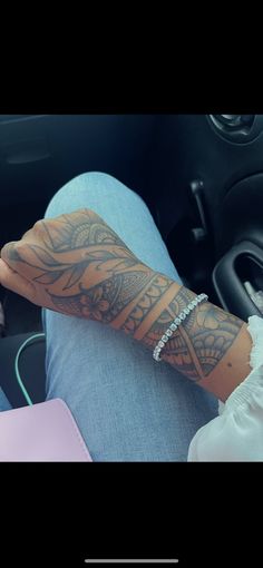 Hand Tattoos Henna, Forearm Tattoo Girl, Half Arm Sleeve Tattoo, Henna Inspired Tattoos, Hand Tattoos For Girls, Cute Hand Tattoos, Henna Inspo, Pretty Hand Tattoos