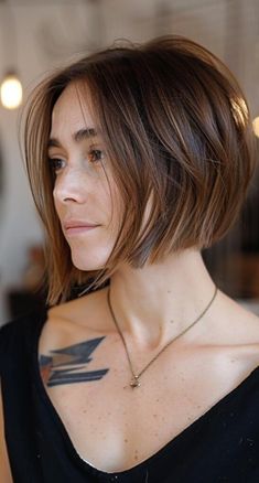 Asymmetrical Bob Short Edgy, Bob Layer, Asymmetrical Bob Haircuts, Minimal Makeup Look, Asymmetrical Bob, Hair Appointment, Sophisticated Look