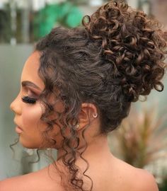 Hairdos For Curly Hair, Cute Hairstyles For Medium Hair, Curly Girl Hairstyles, Penteado Cabelo Curto, Easy Hairstyles For Long Hair