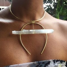 Selenite Looks Hip Hop, Selenite Wand, Statement Necklace Gold, Crystal Fashion, Selenite Crystal, Gold Statement Necklace, Jewelry Crystal