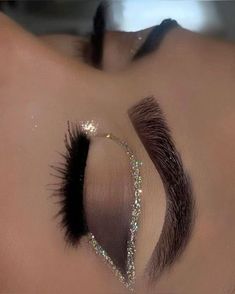 Apply Mascara Perfectly, Maquillage Yeux Cut Crease, Eye Makeup Images, Gold Makeup Looks, Apply Mascara, Wedding Eye Makeup, Prom Eye Makeup