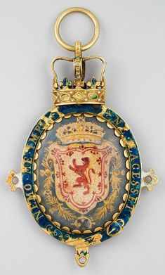 Queen Marie Stuart of Scotland and France - Lustrous gold pendant with SCOTS ROYAL RED LION with FRENCH Fleur d'Lis ROYAL CROWN inscribed: "Nemo Me Impu Ne Lacesset" It is the motto of Order of the Thistle with translation: "No one attacks me with Impunity" A reference to the natural barbs of the Thistle, a member of the Rose family which incidently is also non-poisonous food. The Artichoke being the most notable thistle food. Crown Jewels Of Scotland, British Antiques, Order Of The Thistle, House Of Stuart