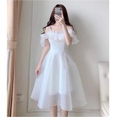 Sexiest White Dress, White Drees Korean, Short Fluffy Dress, Vestidos Blancos Cortos Elegantes, White Frocks For Women, Fluffy White Dress, Baju Dress Korea, Skirt Outfits Indian, Outfits Aesthetic Skirt