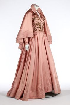 Jacques Fath evening ensemble, spring/summer 1948 From Kerry Taylor Auctions Jacques Fath, Fashion 1940s, Gowns Prom, Ball Gowns Evening, Vintage Couture