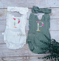 Get your little one ready for the warmer seasons in style! These personalized double gauze rompers are perfect for any casual occasion. And they also make great presents for upcoming  baby showers!  First Initial is embroidered in a floral font like displayed across the front chest.  Our romper comes in different sizes ranging from 0-3 months to 18 months, and it runs true to size although it may shrink a bit. ** Comes with a free headband Material : 100% cotton  Machine Wash COLD, INSIDE OUT & Family Matching Cotton Bubble Romper For Spring, Spring Baptism Cotton Onesie, Baby Cake Smash, Floral Font, First Birthday Outfit, Baby Girl Outfit, Personalized Baby Girl, Cake Smash Outfit, First Birthday Outfits