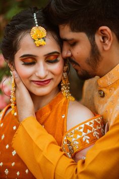 A Spellbinding Wedding in Vadodara was nothing short of a fairytale. From a beautiful poolside Haldi to a dreamy outdoor Mehendi party, everything was to the point. This traditional big fat Indian wedding is giving us major royal wedding goals! If you love big fat weddings, then you must check out this wedding tale. Lehenga For Sangeet, Wedding Cinematography Videos, Mehendi Party, Marriage Photoshoot, Pastel Lehenga, Red Bridal Lehenga, Engagement Shoots Poses