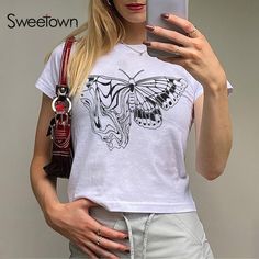 Casual White Tops With Cartoon Print, White Casual Top With Cartoon Print, Summer Crew Neck Tops With Cartoon Print, Trendy White Cartoon Print Top, Trendy White Tops With Cartoon Print, Summer Cartoon Print Tops For Streetwear, Trendy White Top With Cartoon Print, Summer Tops With Cartoon Print For Streetwear, Summer Streetwear Tops With Cartoon Print