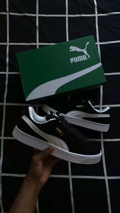 #kicks #kicksonfire #sneakers #sneakerhead #puma #pumashoes #pumasneakers #pumasuede #shoes #shoesoftheday #shoestagram Outfits Black, Puma Suede, Puma Sneakers, Sneaker Head, Things To Buy, Sneakers, Pins, Black