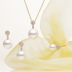 . Classic Pearl Jewelry, Pearl Photography, Pearls Photography, Bracelets Pearl, Fab Dress, Pearl Rings, Pearl Bracelets