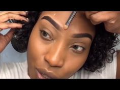 Makeup Ideas For Hooded Eyes, Brow Makeup Tutorial, Makeup Clips, Eyebrow Tutorial For Beginners, Black Women Makeup Tutorial, No Make Up Make Up Look, Face Makeup Tutorial Video, Quick Makeup Tutorial, Trending Makeup