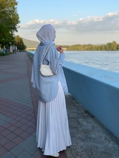 White Skirt Outfit Modest, Skirt Hijabi Outfits, Modest Skirt Outfits Muslim, White Skirt Outfit Hijab, Hijabi Skirt Outfits, Islamic Modest Fashion, Holiday Fits