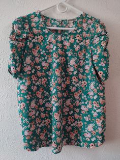 Check out Pleione  Size L Green Floral Women's Blouse, the latest item I added on eBay! #eBay #eBaySeller Green Puff Sleeve Top For Day Out, Multicolor Blouse, Tunic Style Tops, Multi Color Blouse, Sleeves (women), Timeless Pieces, All Seasons, Womens Clothing Tops, Canvas Fabric