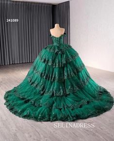 Emerald Green Ball Gown, Lace Quinceanera Dresses, Wedding Dress Luxury, Green Ball Gown, Elegant Wedding Gown, Haute Couture Wedding Dress, Pink Ball Gown, Gown Fashion, Quinceanera Dresses Pink