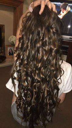 Carefree Hairstyles, Hairstyles For Thick Wavy Hair, Hair Minimal, Long Shiny Hair, Thick Wavy Hair, Party Hair, Wavy Curly Hair