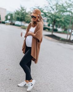 Amazon Fall Styles, Becky Hillyard, Summer Pregnancy Outfits, Pregnant Style, Maternity Cardigan, Maternity Clothes Summer