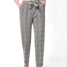 Nwt Soulmates Dress Pants. Black And Cream/Beige Houndstooth Pattern. Rolled At The Cuffs. Elastic Back Of The Waist. Zipper And Thick Tie Belt At Front. Thick, Soft Material. Functional Pockets At Hips. *Size Xl *Waist 16" *Inseam 30" *Length 41" *Rise 13" *No Flaws *Same/Next Day Shipping *Bundles Are 15% Off *Smoke Free/Dog Friendly Home Tags: Womens Juniors Plaid Houndstooth Dress Pants Stretch Relaxed Dillards Macys Mall Trendy Work Career Business Casual Fall Winter Spring Summer Elegant Plaid Pants For Spring, Casual Plaid Bottoms For Office, Casual Plaid Office Bottoms, Casual Plaid Bottoms, Chic Gingham Pants For Workwear, Casual Plaid Pants For Office, Casual Plaid Office Pants, Casual Houndstooth Bottoms For Business Casual, Casual Houndstooth Bottoms For Business