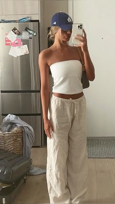 Scandinavian Beach Outfit, Clean Outfits Summer, Scandi Girl Aesthetic Summer, Aesthetic Holiday Outfits, It Girl Outfit Summer, Clean Girl Outfit Inspo Summer, Scandi Girl Summer, Simple Everyday Outfits Summer Casual, Summer Clean Girl Outfits