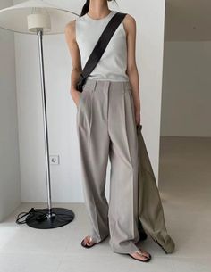 Minimal Style Outfits, Tank Top Outfits, Beige Pants, Tailored Trousers, Small Waist, Minimal Fashion, Button Detail, Flap Pocket, Passion For Fashion