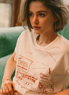 Beige Skirt, Summer 19, Foto Poses, Girl Short Hair, Grunge Hair, 가을 패션, Hairstyles With Bangs, Hair Looks, Bob Hairstyles