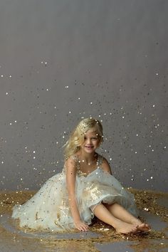 Tmavý Blond, Glitter Photo Shoots, Seahorse Dress, Glitter Photo, Foto Tips, Holiday Pictures, Photo Op, Jolie Photo, 인물 사진