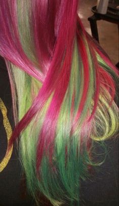 Fun Hair Color Ideas, Neon Green Hair, Venus Mcflytrap, Skunk Hair, High Hair, Fun Hair