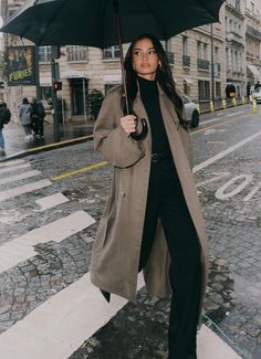 Mantel Outfit, Rain Outfit, Trench Coat Outfit, Skandinavian Fashion, Europe Outfits, Chique Outfits, London Outfit, Corporate Outfits, Looks Party