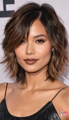 Retro Shag Haircut, Shag Updo Hairstyles, Shoulder Length Shag Haircut, The Shag Haircut, Shag Haircut Ideas, Medium Short Haircuts, Line Bob Haircut, Haircuts For Medium Length Hair