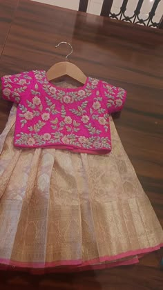 Kids Bridesmaid Dress, Baby Lehenga, Langa Blouse, Kids Indian Wear, Pattu Langa, Mom Daughter Outfits, Kids Party Wear Dresses, Pattu Pavadai, Girls Dresses Diy