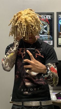 Y2k Dreadheads, Evan Rosier, Dyed Dreads, Dreadlocks Men, Dread Hairstyles For Men, Dread Heads, Blonde Dreadlocks, Mens Dreads, Dread Styles