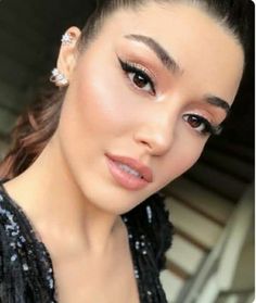 Hande Erçel Makeup, Hande Ercel Style, Casual Makeup, Makijaż Smokey Eye, Nude Makeup, Turkish Beauty, Hande Ercel, Makati, Glam Makeup