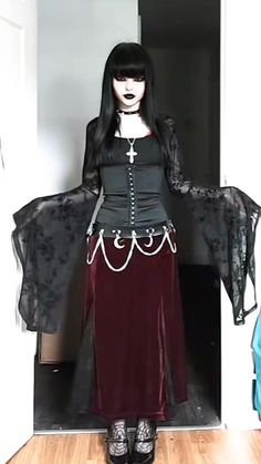 Goth Outfits With Skirt, Femme Goth Outfits, Vampy Goth Outfit, Vampire Casual Outfits, Goth Outfits Romantic, Romantic Goth Outfits Dresses, Vampire Goth Aesthetic Outfit, Vampirecore Fashion, Romantic Goth Vampire