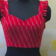 Sleevless blouse #viral #tranding #newpost #fancyblouse #cuttingshapes #talaring #supreme #mywork Sleeveless Blouse Designs, Cotton Blouse Design, Blouse Designs Catalogue, Latest Blouse Designs Pattern, New Saree Blouse Designs, Traditional Blouse Designs, Latest Model Blouse Designs, Fashionable Saree Blouse Designs, Blouse Design Images