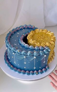 #BEAUTY, #RELATIONSHIPS #Fashion #Animals #Outfits #Winter Outfits #Animals Astrology Cake Ideas, Sun And Moon Birthday Party, Cake For Sweet 16, Guy Birthday Cake, Airbrush Cake Designs, Astrology Cake, 29 Birthday Cake, 17 Birthday Ideas, 24 Birthday Cake