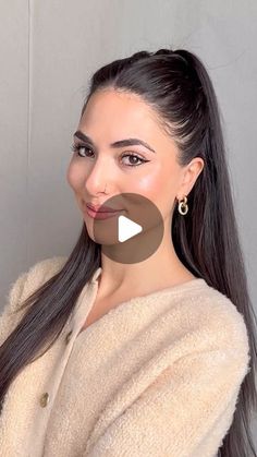 Ayse Acun on Instagram: "Obsessed with this hair hack 😍🔥

Save for later 🤝🏼
#hairstyletutorial #hairideas #hairtrends #hairhacks #tipsandtricks #halfuphalfdown #easyhairstyles #longhairstyles #hairtok #hairinspiration #hairblogger #sacmodelleri" Easy Care Hairstyles, Veil Headpiece, Makeup Transformation, Winter Beauty, December 8, Hair Colorist, Haircuts With Bangs, Save For Later