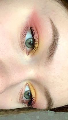 Cute Makeup Eye Looks, Wearable Colorful Eyeshadow, Cute Colorful Makeup Looks, Subtle Colorful Eye Makeup, Artsy Eye Makeup, Bright Colorful Eye Makeup, Simple Colorful Eye Makeup, Makeup Looks Easy, Bold Eyeshadow