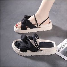 Korean Shoes Aesthetic, Sepatu Platform, Trendy Slippers, Casual Shoes Women Sneakers, Fashion Shoes Heels, Cute Shoes Heels, Shoes Outfit Fashion, Best Shoes For Men, Rubber Sandals