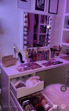 Room Inspo Baddie, Baddie Room, Vanity Room, Pinterest Room Decor, Girly Room, Teen Room Decor, Cute Room Ideas, Teen Bedroom Decor