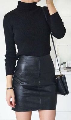 Leather Skirt Fall Outfit, Skirt Leather Outfit, Minimalist Moda, Skirt Outfits Fall, Legging Outfits, Stil Inspiration, Mode Ootd, Elegantes Outfit, Winter Trends