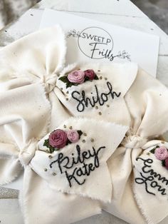 Hand Embroidered Bow, Custom Name Bows, Personalized Bow, Baby Shower Gift, First Birthday Bow, Baby Headbands, Fall bows by SweetPFrills on Etsy Boho Baby Gifts, Fall Hair Bow, Snap Pea, Bow Baby Shower, Embroidered Bow, Personalized Bow, Cadeau Baby Shower, Fall Bows, Embroidery Gifts