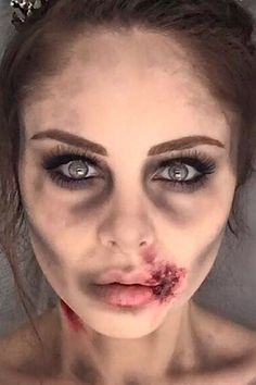 Makeup Horor, Halloween Zombie Makeup, Zombie Queen, Zombie Ideas, Corpse Bride Makeup, Zombie Make Up, Ghost Makeup, Zombie Halloween Makeup, Makeup Zombie