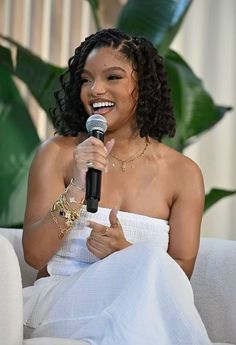 Halle Locs Hairstyles, Halle Bailey Loc Bob, Hailey Bailey Hairstyles, Styling Locs For Wedding, Halle Loc Styles, Chloe Loc Styles, Chloe Bailey Loc Styles, Locs Hairstyles Wedding, Chloe And Halle Locs Style