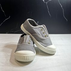 New Without Box Bin 144 Gray Non-slip Closed Toe Sneakers, Gray Canvas Shoes For Spring With Round Toe, Spring Gray Canvas Shoes With Round Toe, Gray Low-top Sneakers With Soft Sole, Gray Casual Sneakers With Soft Sole, Casual Gray Sneakers With Soft Sole, Gray Round Toe Sneakers For School, Nike Boys Shoes, Nb Shoes