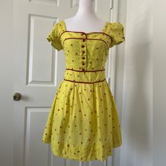 Farm Rio Yellow Dress With Beries Size Small Great Used Condition Exclusive From Brazil Collection Smoke And Pet Free Home Yellow Fitted Short Sleeve Dress, Yellow A-line Cotton Mini Dress, Mustard Fitted Cotton Dress, Fitted Mustard Cotton Dress, Yellow Square Neck Day Dress, Yellow Casual Square Neck Dress, Yellow Square Neck Dress For Daywear, Yellow Short Sleeve Vintage Mini Dress, Fitted Yellow Cotton Dress