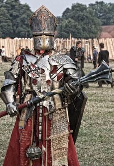 Warrior Priest, Armadura Cosplay, Warhammer 40k Memes, Larp Costume, Medieval Armor, Fantasy Armor, Warhammer Fantasy, Ancient Rome, Dark Souls