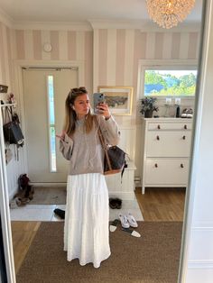 White Skirt Easter Outfit, Aesthetic White Skirt Outfit, Boho Skirt Outfit Winter, Style Black Maxi Skirt, Modest Layering Outfits, Modest Long Skirt Outfits, Christian Church Outfits, Summer Outfits Dubai, Dubai Summer Outfits