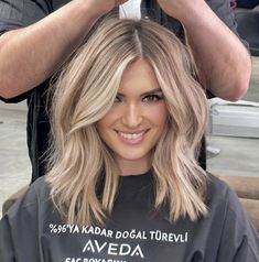 Hair Inspiration Balayage, Hairstyles For Medium Hair, Mom Hairstyles, Blonde Hair With Highlights, Hair Color And Cut