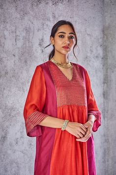 Kurta And Pants, Kurta Pants, Silk Kurti Designs, Stylish Kurtis Design, Kurta Patterns, Simple Kurta Designs, Designer Kurti Patterns, Simple Kurti Designs, Kurti Embroidery Design