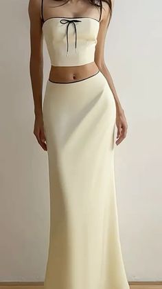 Slim Fit Long Dress, Elegant And Cute Outfits, Off The Shoulder Slip Dress, Body On Maxi Dress, Hourglass Style Outfit Ideas, Elegant Woman Outfit, Kpop Looks, Romantic Style Women, Angelic Style