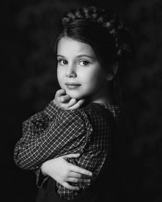 Studio Photoshoot Ideas, Headshot Poses, Old Portraits, Photographie Portrait Inspiration, S Photo, Childrens Photography, Russia City